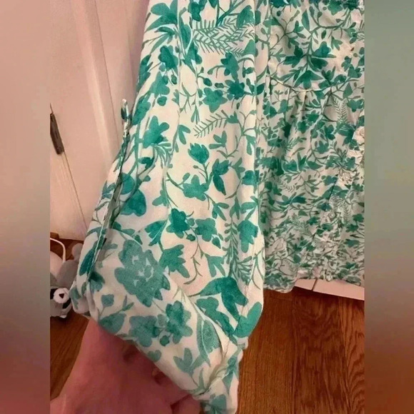 Anthropologie Maeve Islet Green Floral Roll Tab Button Up Blouse XS - Picture 3 of 9